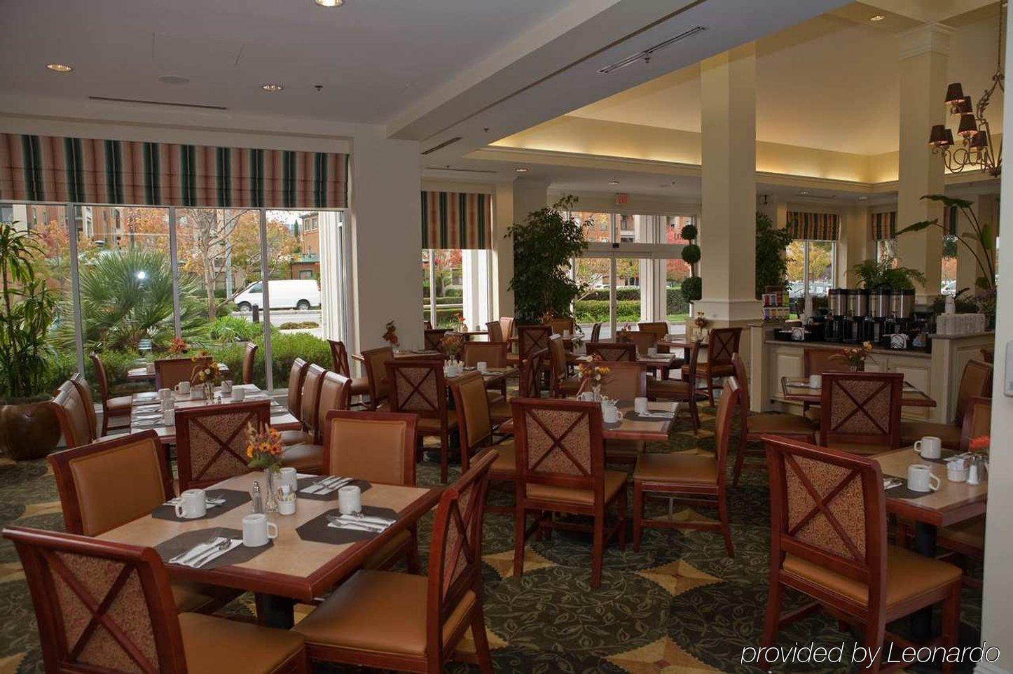 Hilton Garden Inn San Mateo Restoran fotoğraf